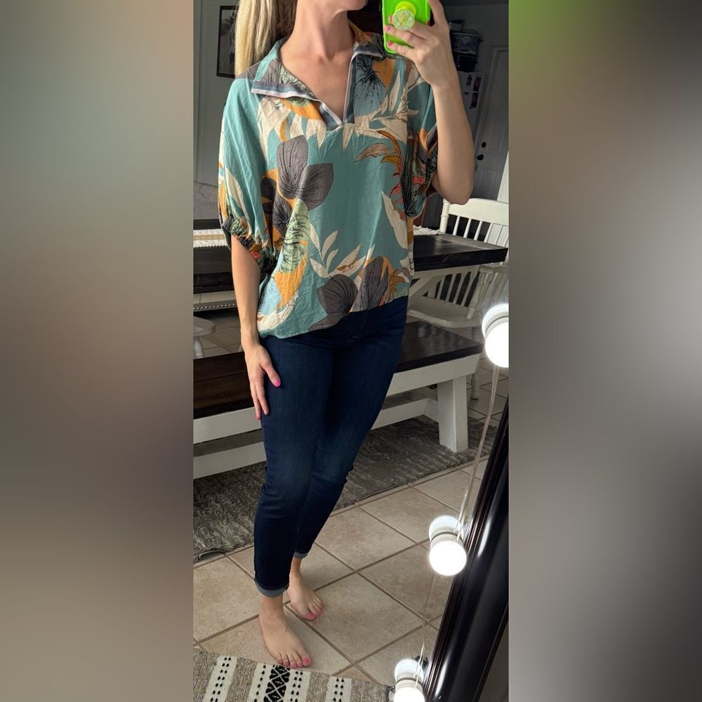 Entro Boutique Teal Blue Tropical Print Collared Lightweight Woven Summer Top - Picture 4 of 11